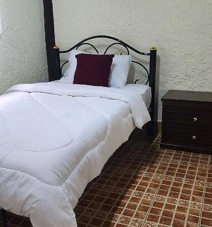 Cozy Nest Cnx Hostel Чиангмай Екстериор снимка